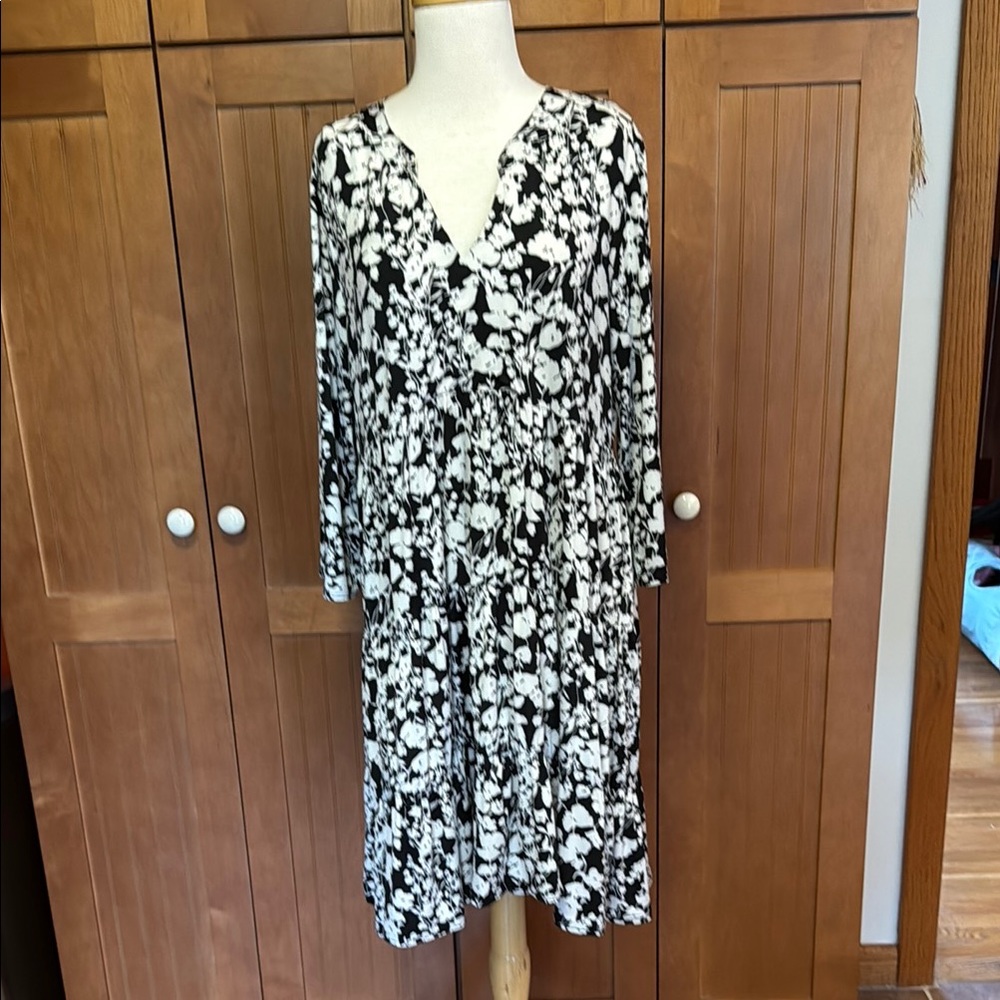 Egerie Floral Black and White Women's Dress